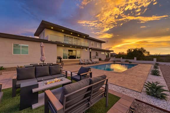 Blue Ridge Estate Stunning Views, Heated Pool - Image 1