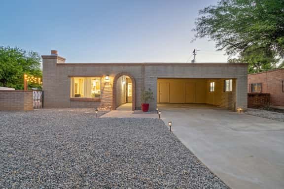 Casa Verde | Midtown | Fire pit Lounge - Image 1