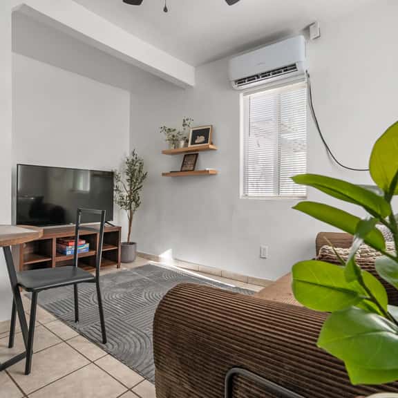 Casita Rosa - Cozy - Midtown Gem - Image 1