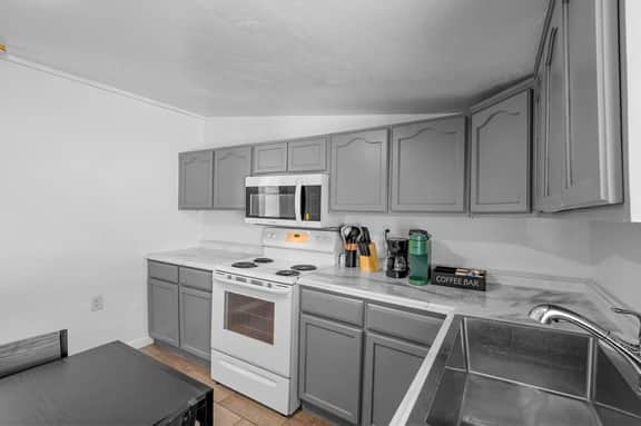 Casa Jay · Cozy Casita · Midtown Gem - Image 2
