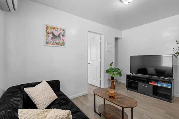 Casa Jay · Cozy Casita · Midtown Gem - Image 5